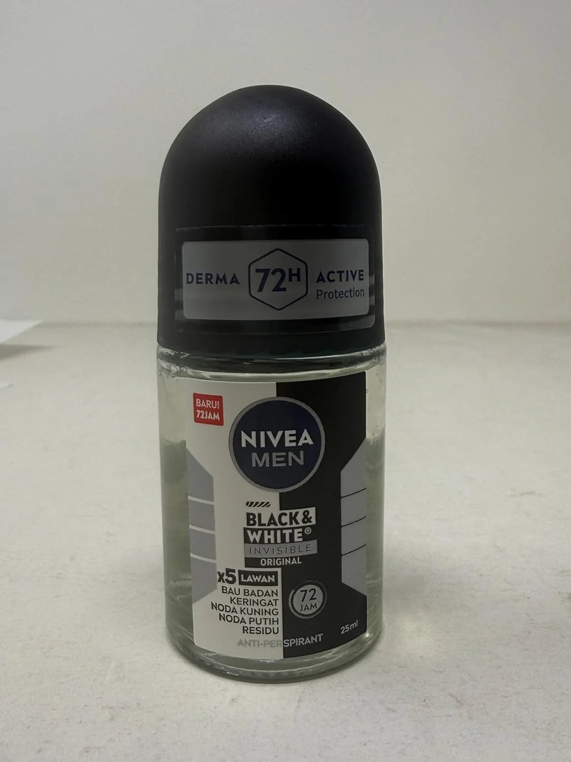 NIVEA Men Roll-On Deodorant Invisible Black & White Original, 72H Anti-Perspirant Protection, Fights Sweat & Body Odor, No White or Yellow Marks on Clothes, Long-Lasting Freshness, 25ml, Pack of 2